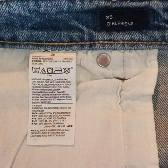 GAP Jeans Womens Size 26 Distressed Patchwork Mid Rise Raw Hem Cropped Denim - Picture 6 of 6